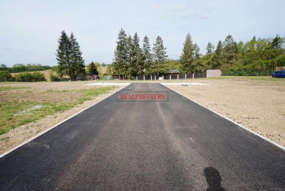 Jako přímý majitel Vám nabízím stavební pozemek o rozloze 1067  m² na okraji Dobříše (část Chotobuš).