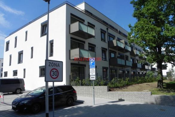 Nový byt o podlahové ploše 34  m² + balkon 5  m², celkově 39 m².